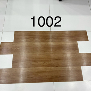 Light Oak Plank Vinyl Flooring